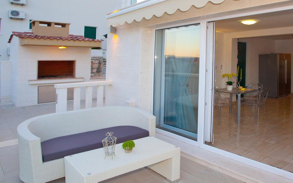 Apartments Villa Anamaria Trogir Exterior foto