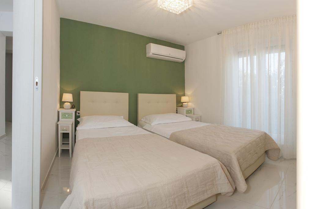 Apartments Villa Anamaria Trogir Exterior foto